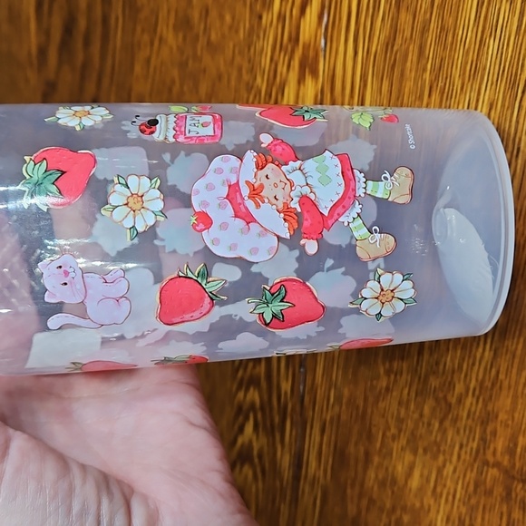 Zak! Strawberry Shortcake Water Bottle - Picture 8 of 8